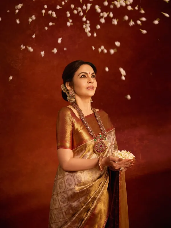 Zari_Tissue_Nita_Ambani_Saree_-_Golden