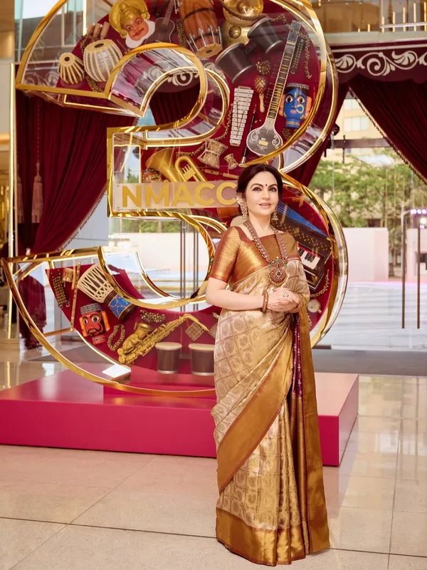 Zari_Tissue_Nita_Ambani_Saree_-_Golden