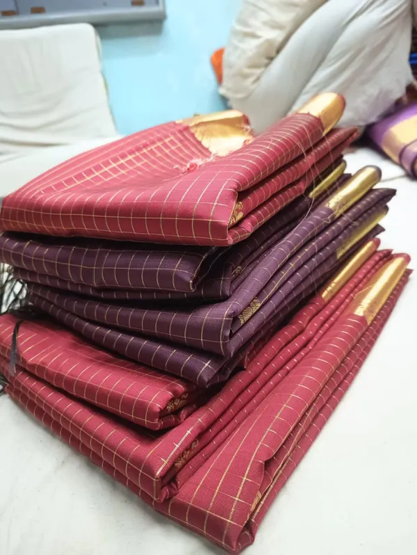 Semi_Katan_With_Katan_Gold_Zari_Saree__pooja_hegde_-_Wine