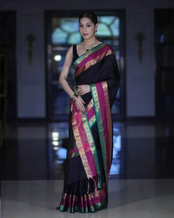 Ganga_Jamuna_Semi_Katan_Banarsi_Saree-BLACK