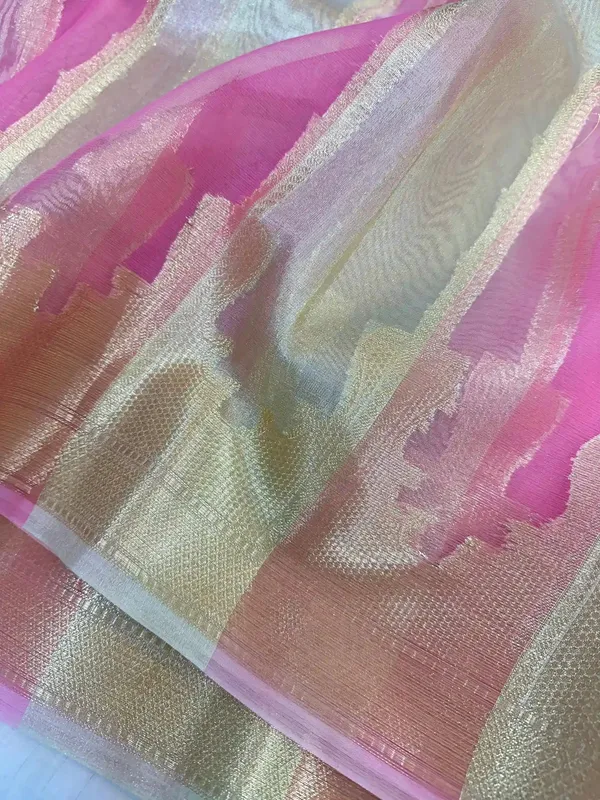 Kiara_adwani_rangkat_banarsi_saree-PINK_GOLDEN