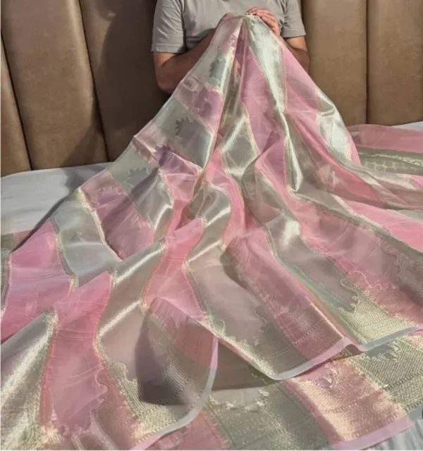 Kiara_adwani_rangkat_banarsi_saree-PINK_GOLDEN