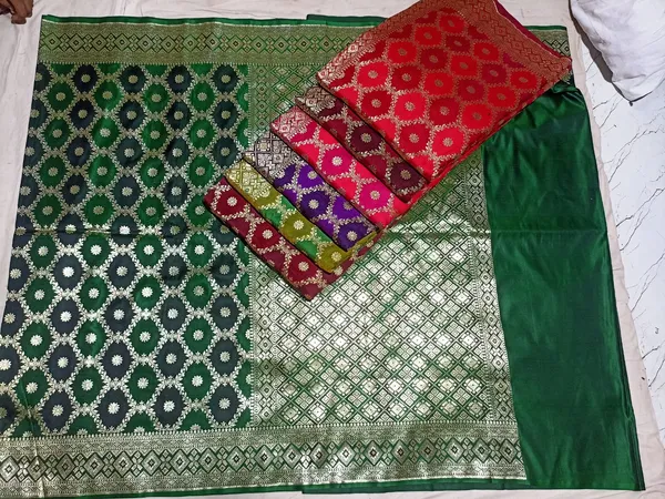 Pure_Katan_Rangkat_Banarasi_Green_Saree