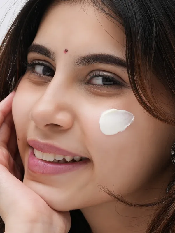 Kojic_Acid_Glutathione_Saffron_Anti_Aging_Fairness_Cream