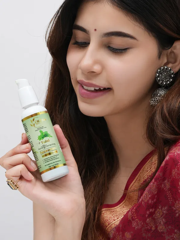 Tulsi_Salicylic_Acid_Tea_Tree_Neem_Acne_Correcting_Face_Wash