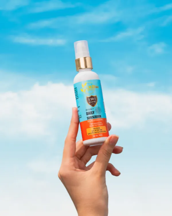 Daily_Sunscreen_Spf_50_Pa+++_Vitamin_C_Niacinamide_Ceramides