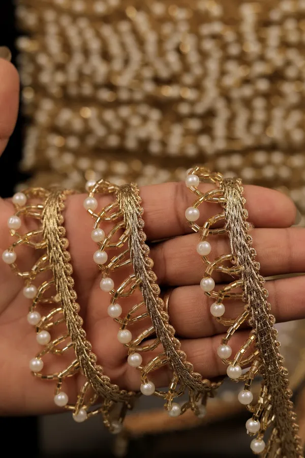 Gold_Tone_Pearl_Embellished_Decorative_Trim_Lace