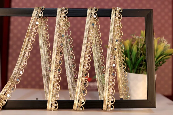 Golden_Embellished_Clutch_with_Chain_Strap