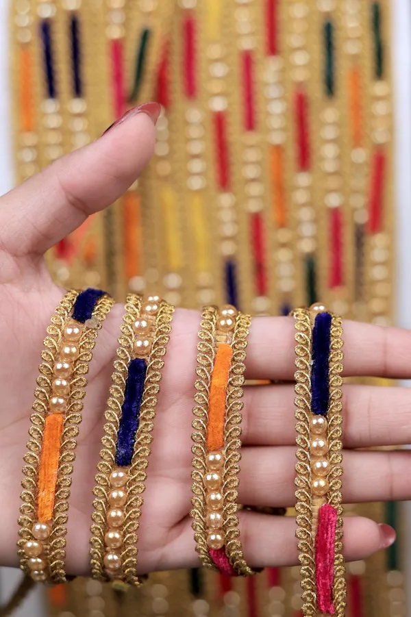 Golden_Pearl_Embellished_Decorative_Lace_Trim_for_Crafts