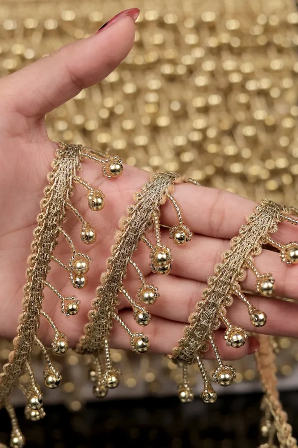 Gold_Beaded_Decorative_Lace_Trim_with_Hanging_Balls