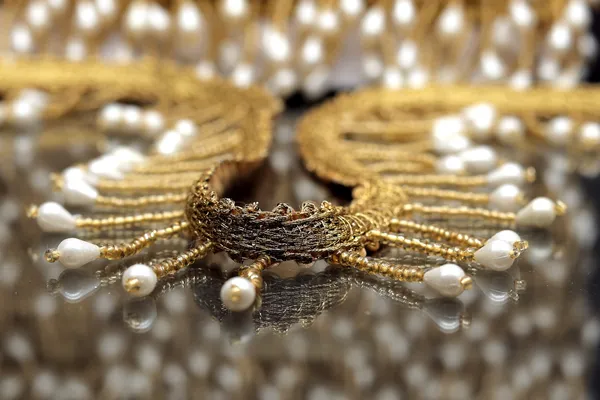 Gold_Beaded_Pearl_Drop_Trim_Lace_for_Saree_and_Lehenga