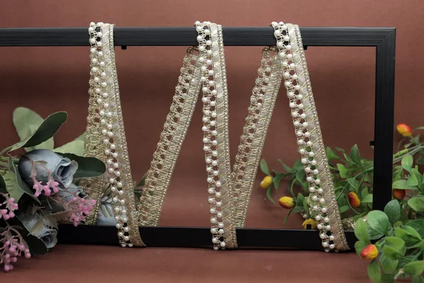 Beige_Pearl_And_Lace_Embellished_Decorative_Trim_Ribbon