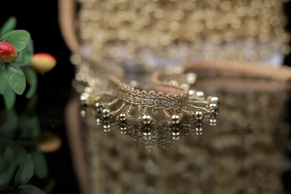 Gold_Beaded_Decorative_Lace_Trim_with_Hanging_Balls