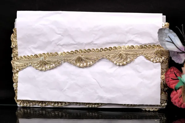 Gold_Plated_Fan_Design_Pearl_Embellished_Bracelet