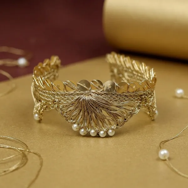 Gold_Plated_Fan_Design_Pearl_Embellished_Bracelet