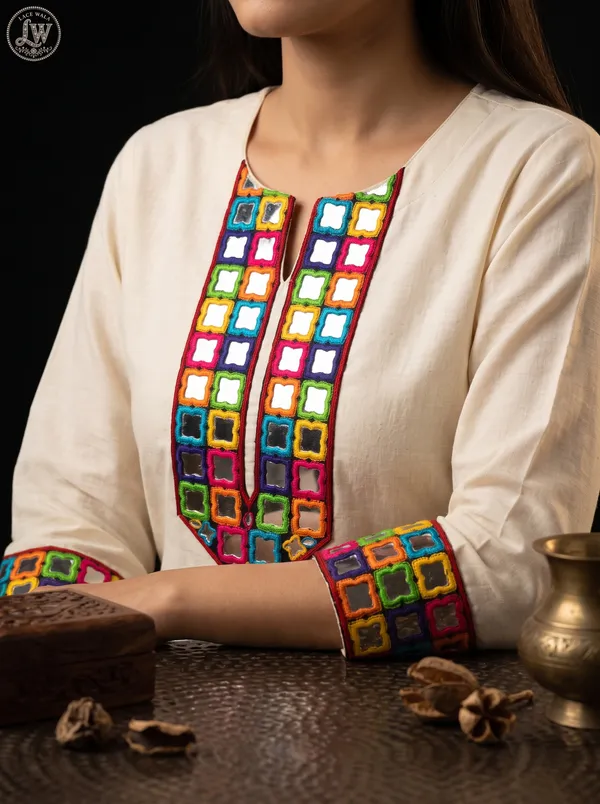 NECK-4_MULTY_COLOUR_MIRROR_WORK