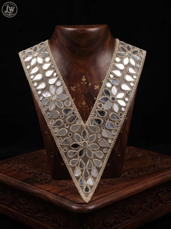 NECK-95_MIRROR_WORK_V_NECK