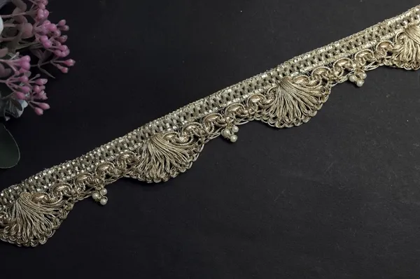 Silver_Plated_Scallop_Motif_Decorative_Lace_Trim