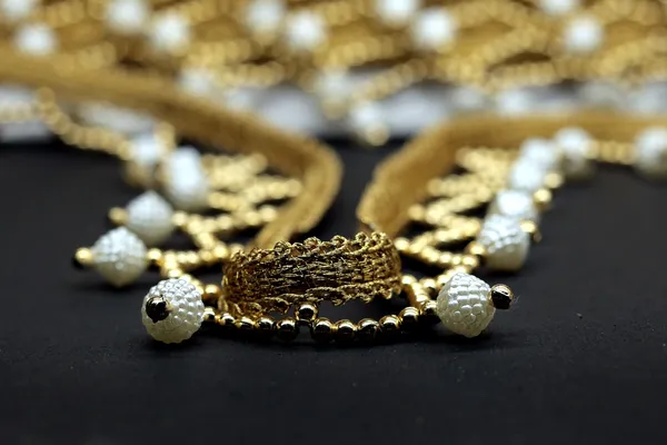 Golden_Pearl_Embellished_Multi_Strand_Waist_Chain