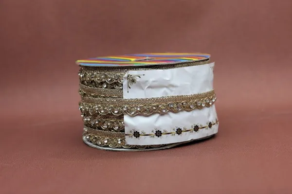Gold_And_White_Decorative_Ribbon_And_Lace_Trim_Assortment