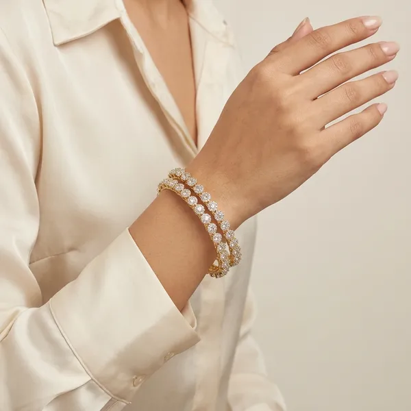 White_Alloy_Crystal_Star_Bangle_Set_For_Women