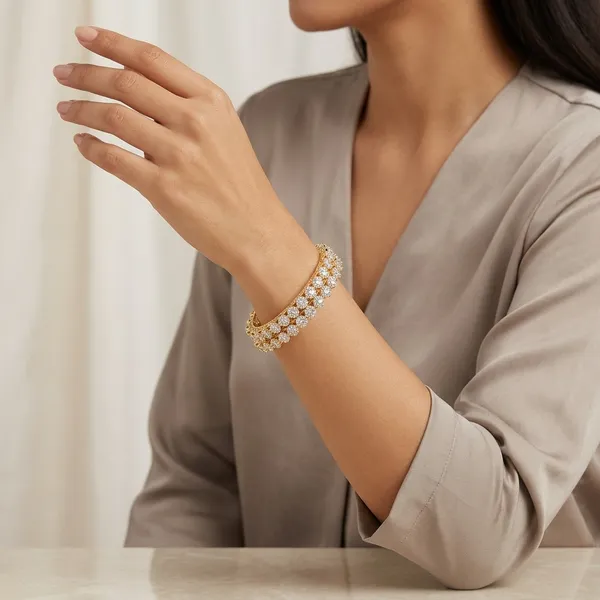 White_Alloy_Crystal_Star_Bangle_Set_For_Women