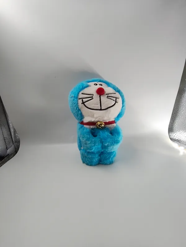Cute_Doraemon_Wrist_Hug_Plush