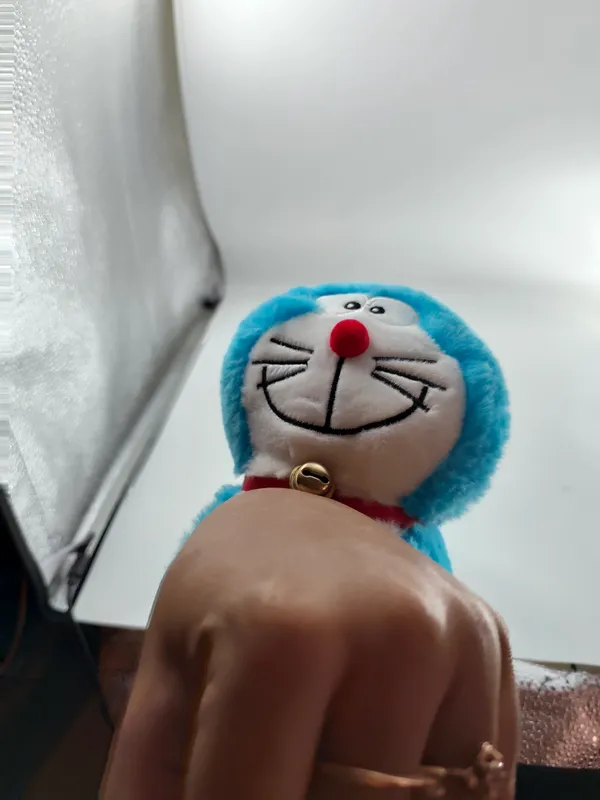 Cute_Doraemon_Wrist_Hug_Plush