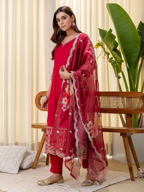 Vireya_Cherry_red_Embroidred_Kurta_Sets_with_Sequins_Work_Women_Suits