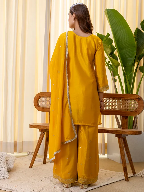 Mustard_Silk
