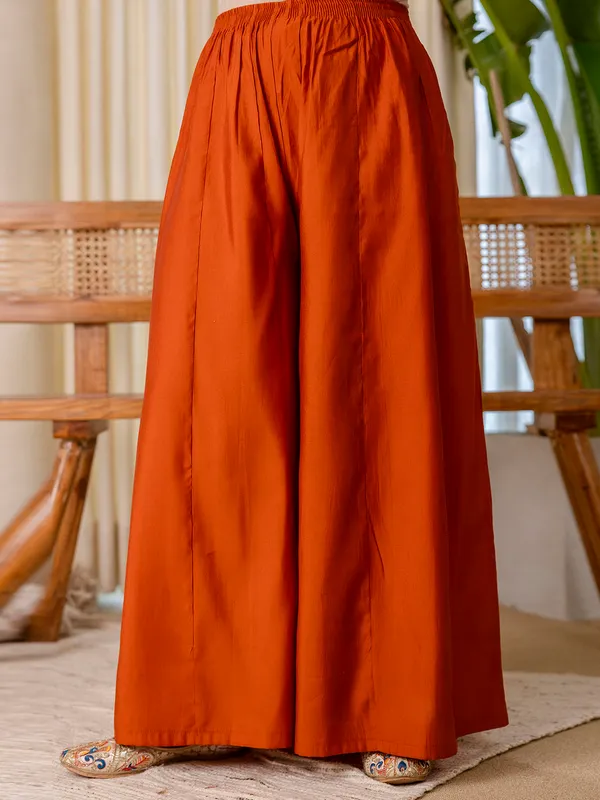 Noor-E-Nazakat