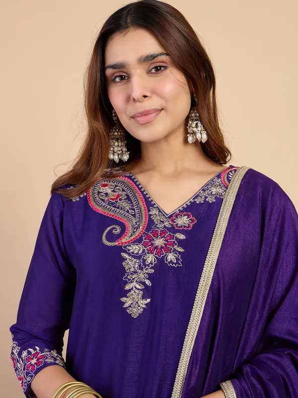 Purple_Embroidered_Kurta_Pant_Set