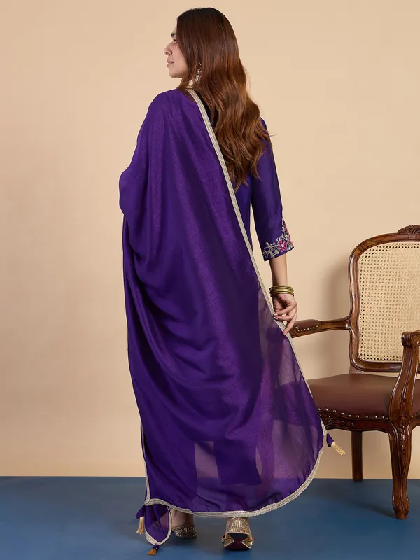 Purple_Embroidered_Kurta_Pant_Set