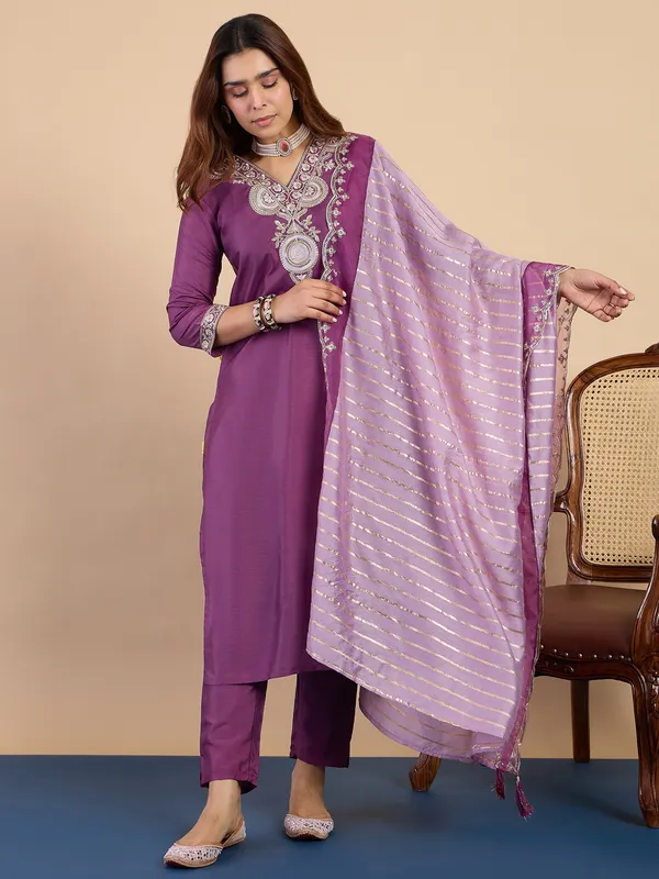 Purple_Women's_Designer_Kurta_Pant_Set_Premium_Pattern_Collection