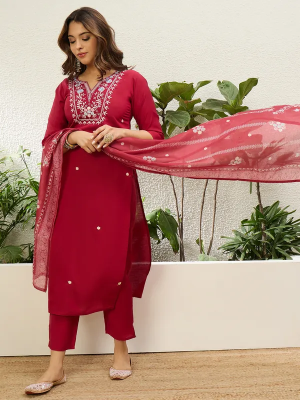 Cherry_Red_Women’s_Traditional_Kurta_Pant_Set_with_Dupatta