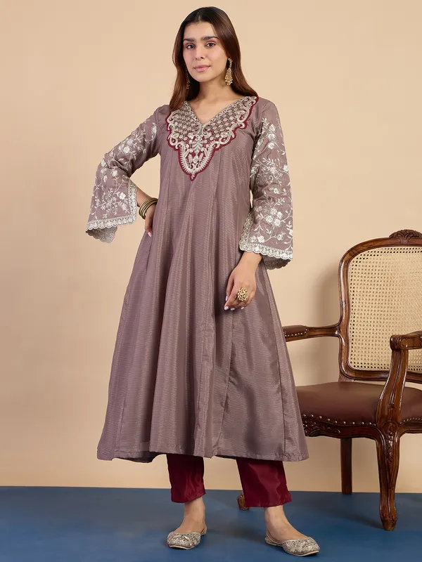 Women's_Peach_Silk_Blend_Embroidered_Yoke_Flared_Kurta_Set