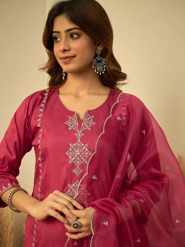 Women's_Rani_Pink_Silk_Blend_Embroidered_Straight_Kurta_Set