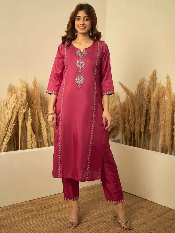 Women's_Rani_Pink_Silk_Blend_Embroidered_Straight_Kurta_Set