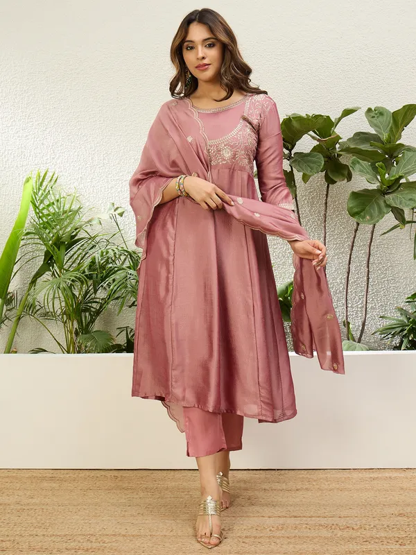 Women's_Mauve_Pink_Embroidered_Yoke_Design_Flared_Kurta_Set