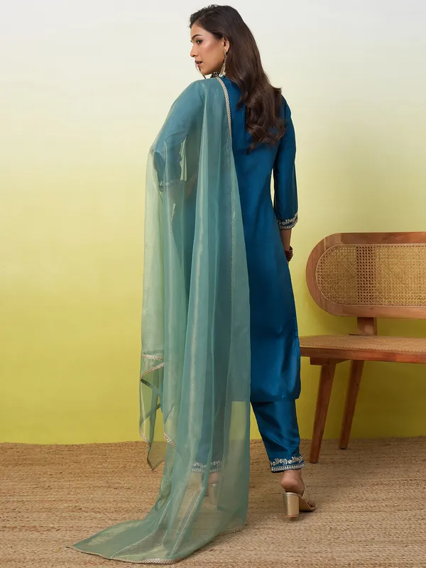 Women's_Embroidered_Yoke_Design_Straight_Kurta_Set_with_Dupatta