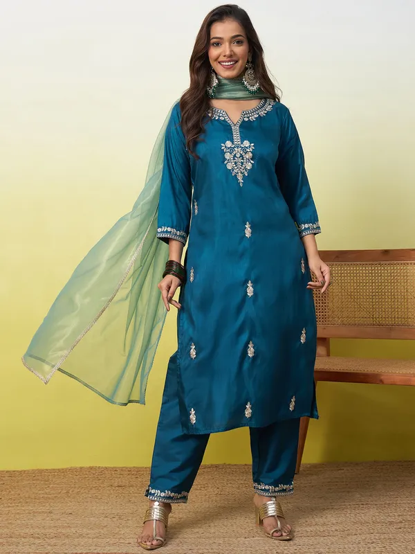 Women's_Embroidered_Yoke_Design_Straight_Kurta_Set_with_Dupatta