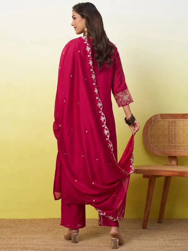 Women's_Embroidered_Yoke_Design_Straight_Kurta_Set_with_Dupatta