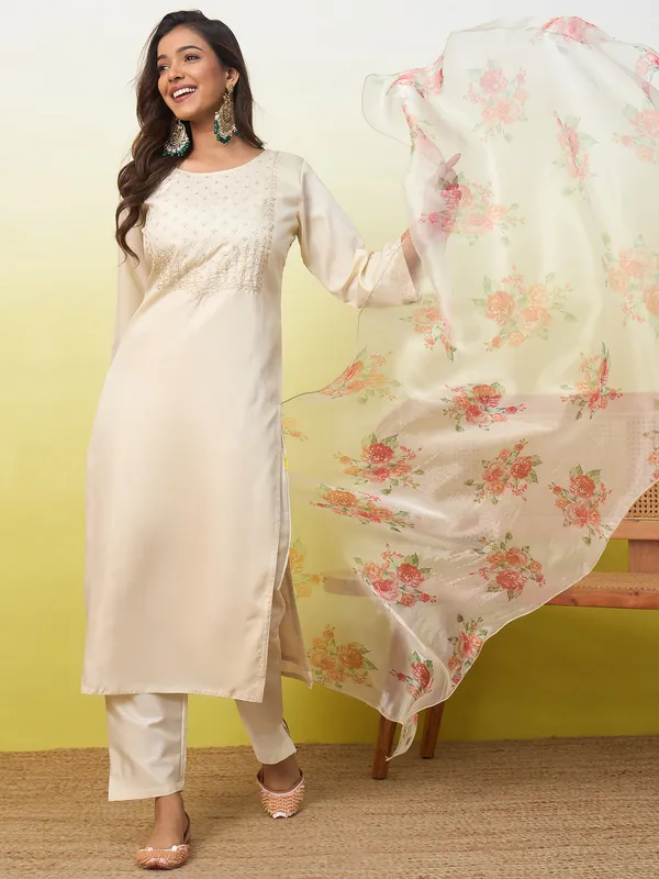 Women's_Embroidered_Yoke_Design_Straight_Kurta_Set_with_Dupatta