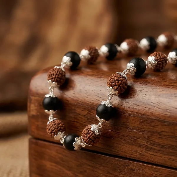 Karanguli_Rudraksha_Mala_With_Silver_Polish