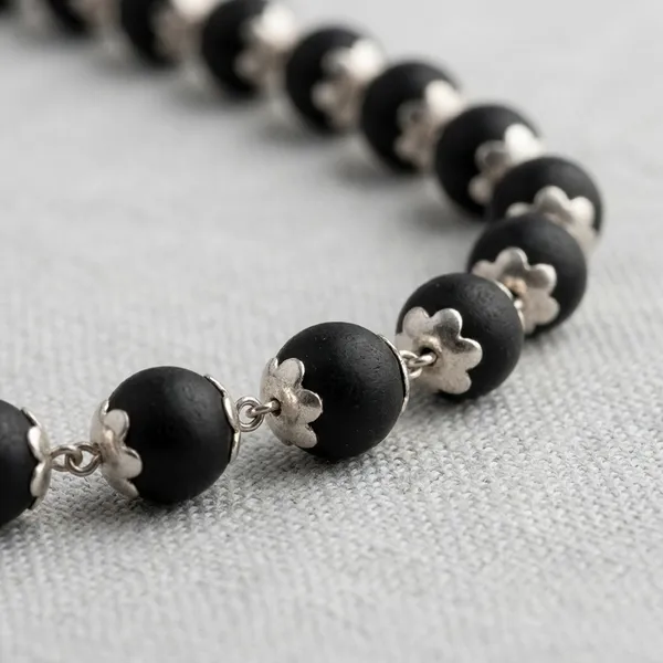 Karanguli_White_Metal_Necklace_with_Cap