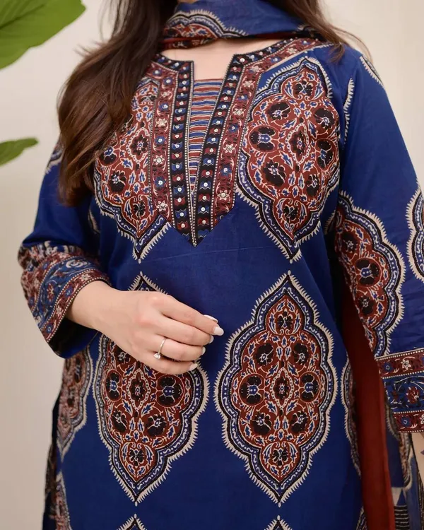 Blue_Georgette_Suit_Set_For_Women