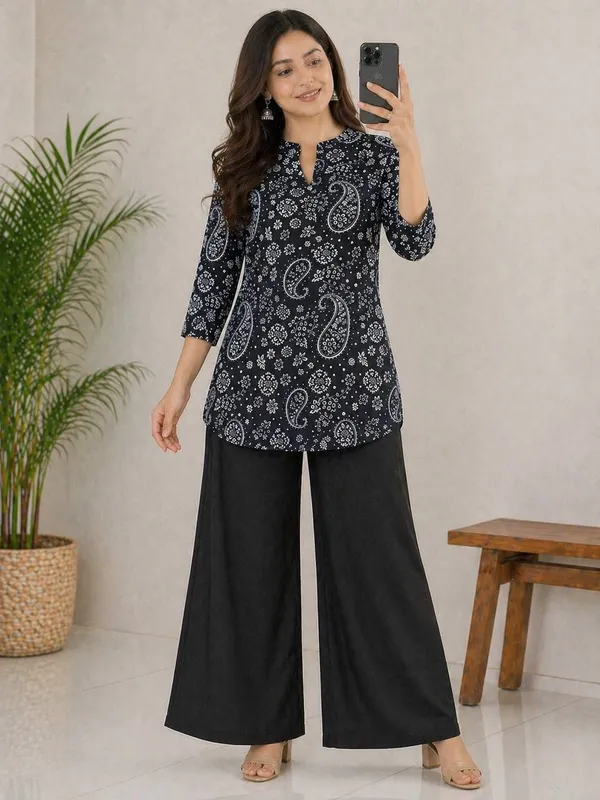 Navy_Blue_&_Black_Rayon_Tunic_And_Palazzo_Set_For_Women