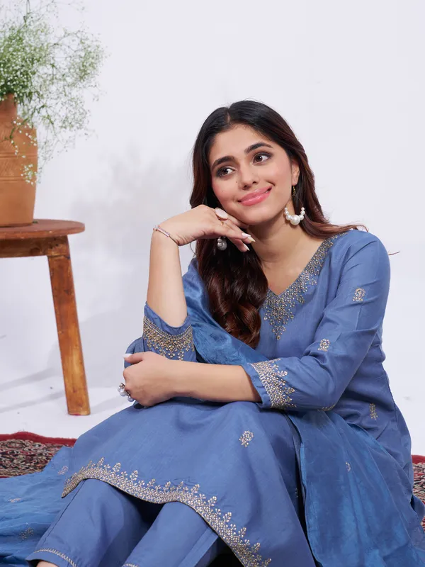 Fully_Stiched_Rayon_Printed
Kurti_(DENIM_BLUE)
