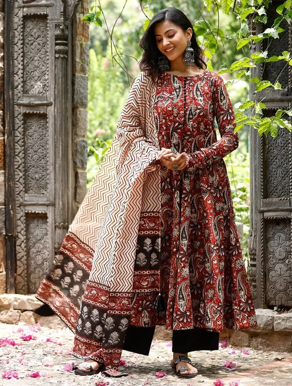 Fully_Stiched_Rayon_Printed
Kurti_(MAROON)