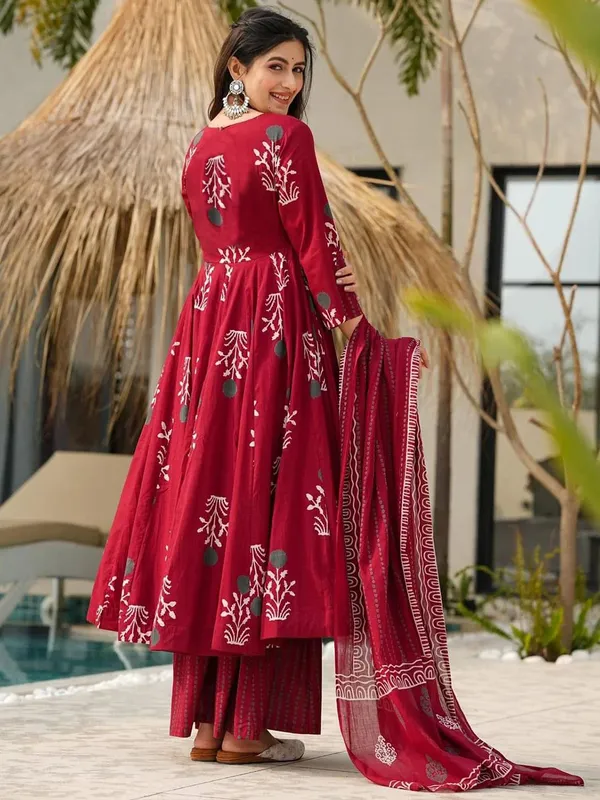 Fully_Stiched_Rayon_Printed
Kurti_(MAROON_)